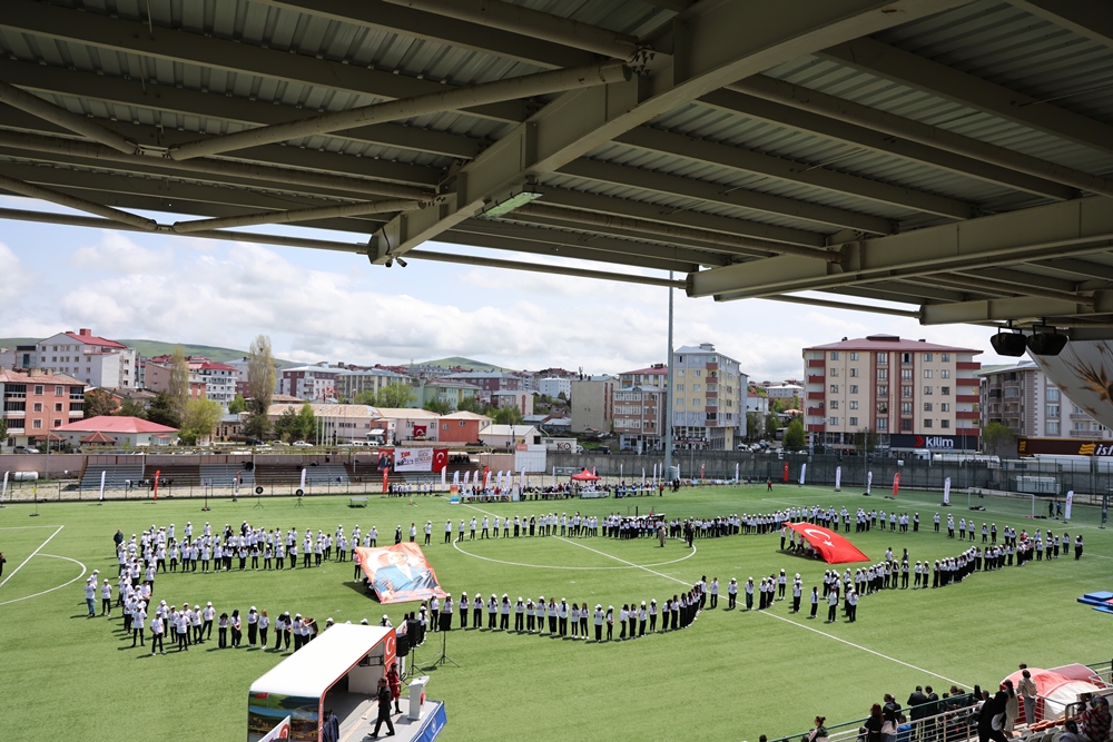 ARDAHAN’DA 19 MAYIS BAYRAMI COŞKUYLA KUTLANDI