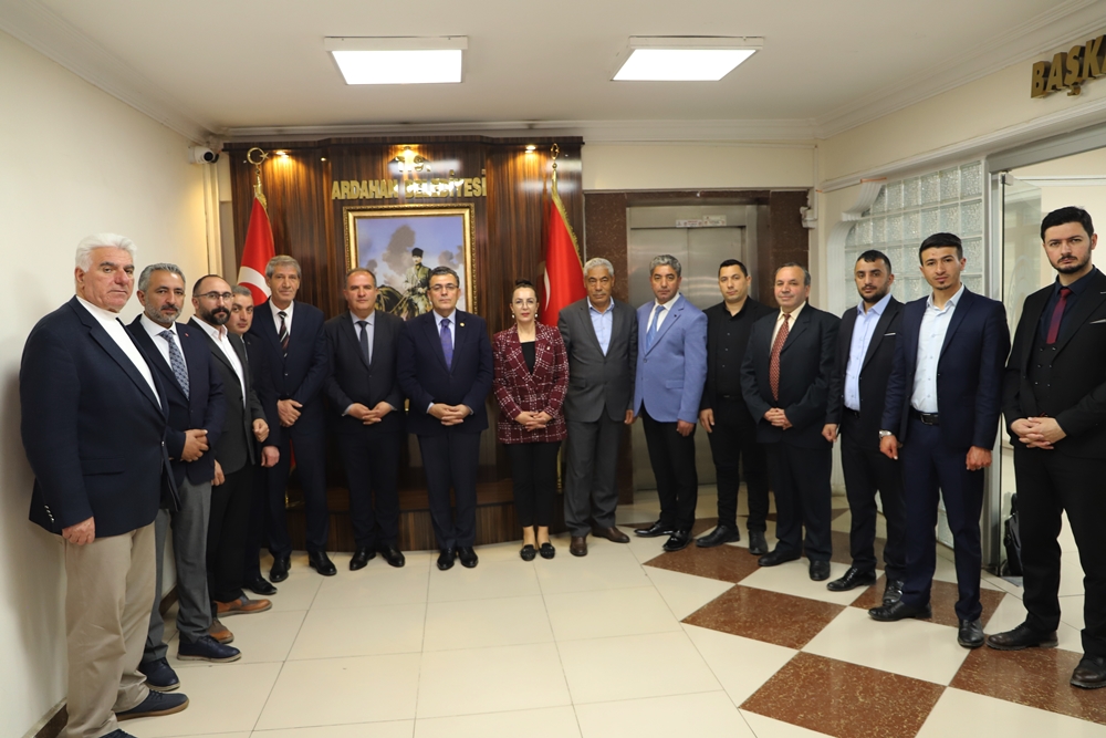 ARDAHAN BELEDİYESİ YENİ DÖNEMİN İLK MECLİS TOPLANTISI YAPILDI