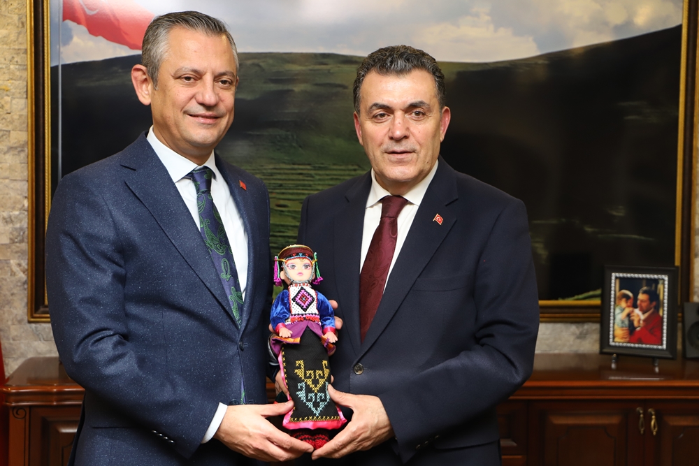 CHP GENEL BAŞKANI ÖZGÜR ÖZEL, ARDAHAN'A GELDİ